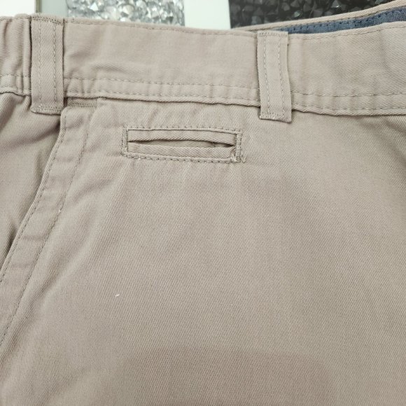 NWT - KHAKI SHORTS IN COTTON TWILL - Picture 6 of 7